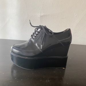 DKNY Oxford style/ shiny leather/ chunky platform